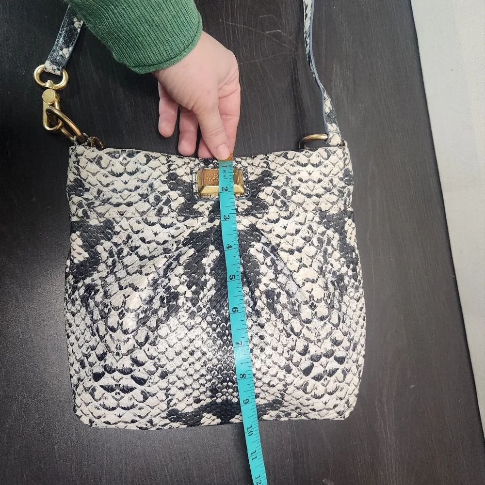 Marc Jacobs Black and White Snakeskin Crossbody Bag - Picture 4 of 8